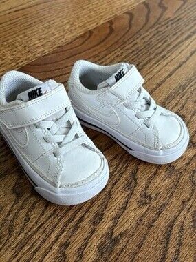 Nike Toddler Court Legacy Sneakers White/Black size 4c